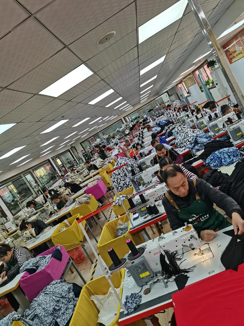 带你走进网红服装厂 一日复一日的生活与创业